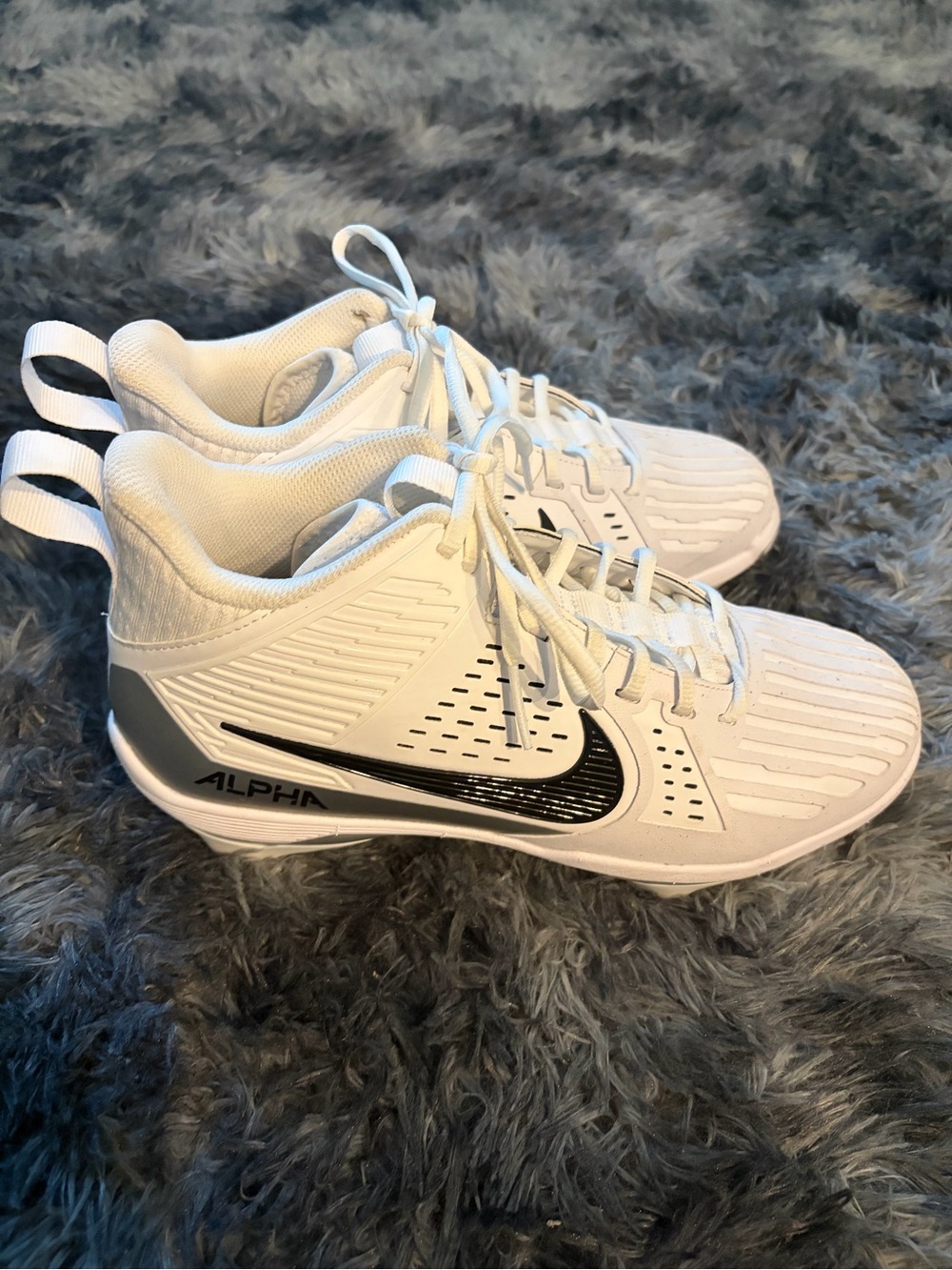 Nike Men’s White and Black Alpha Baseball/ Football/ Soccer Cleats